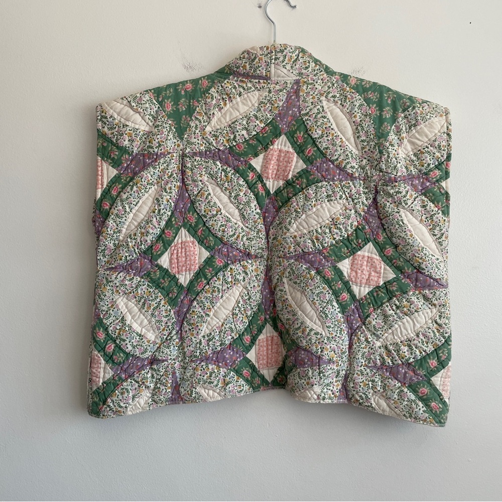 Handmade grandma quilted vest vintage Aiyia cottagecore prairie blanket large L - Picture 3 of 10